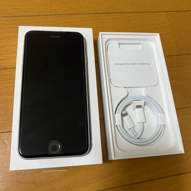 iPhone SE2  64g  ホワイト　simフリー 1