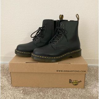 ドクターマーチン(Dr.Martens)の未使用ドクターマーチン　フロントジップ 8 ホール 23cm (ブーツ)