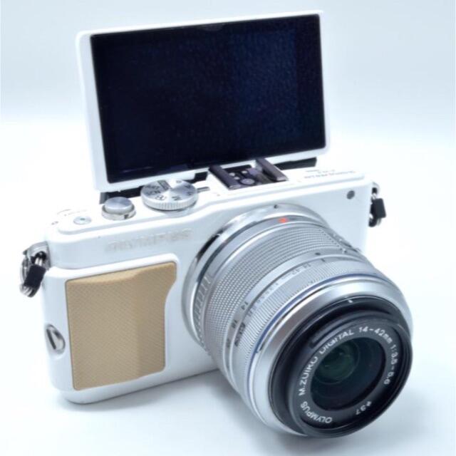 OLYMPUS(オリンパス)のオリンパス　ミラーレス一眼　カメラ　E-PL5　ホワイト スマホ/家電/カメラのカメラ(デジタル一眼)の商品写真
