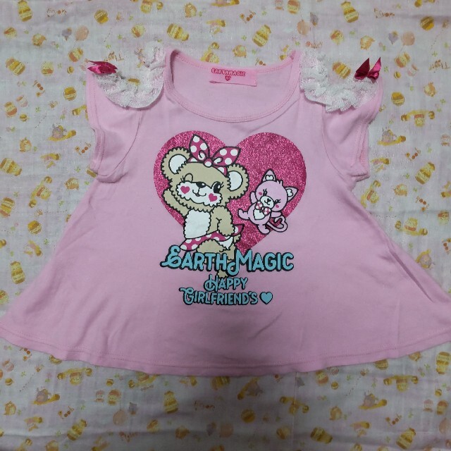 EARTHMAGIC(アースマジック)の【タヌ様　専用】アースマジック　Tシャツ　100cm キッズ/ベビー/マタニティのキッズ服女の子用(90cm~)(Tシャツ/カットソー)の商品写真