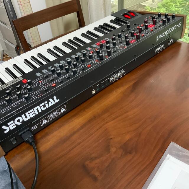 KORG(コルグ)のsequential prophet-6 国内正規品　ほぼ未使用品 楽器の鍵盤楽器(キーボード/シンセサイザー)の商品写真