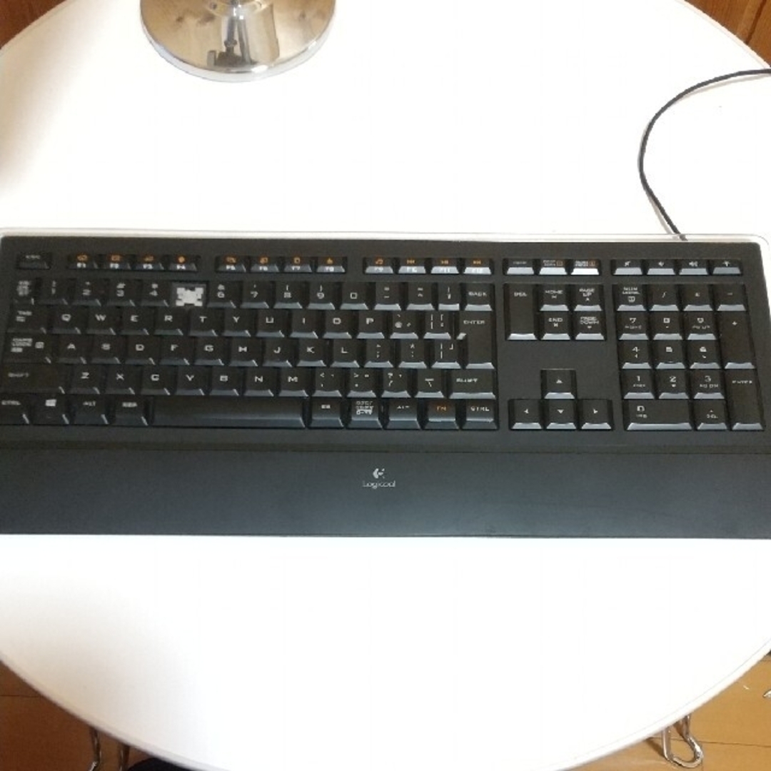 ジャンク Logicool k740 Illuminated keyboard スマホ/家電/カメラのPC/タブレット(PC周辺機器)の商品写真