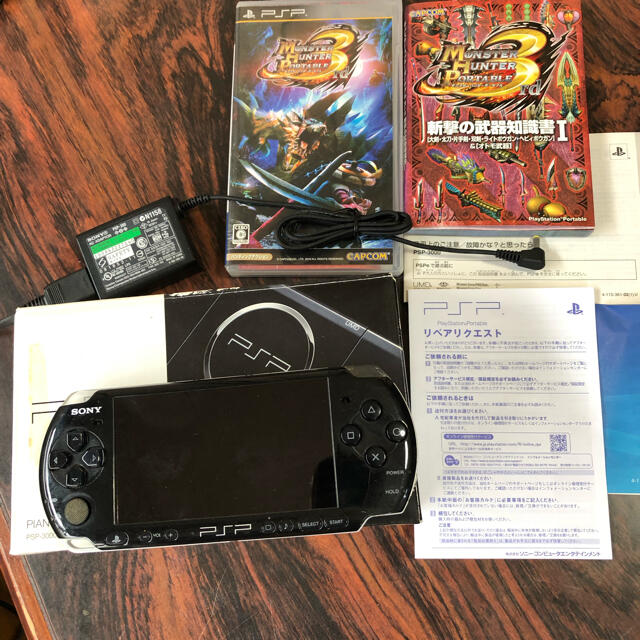 PlayStation Portable(プレイステーションポータブル)のPSP-3000 PB  /モンスターハンターポータブル3rd エンタメ/ホビーのゲームソフト/ゲーム機本体(家庭用ゲームソフト)の商品写真