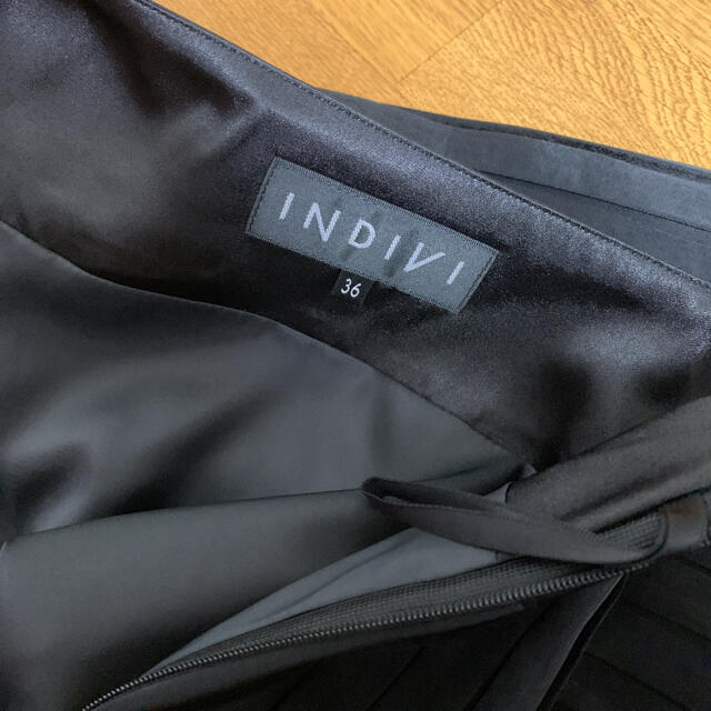 INDIVI(インディヴィ)のINDIVI  スカート　膝丈 レディースのスカート(ひざ丈スカート)の商品写真