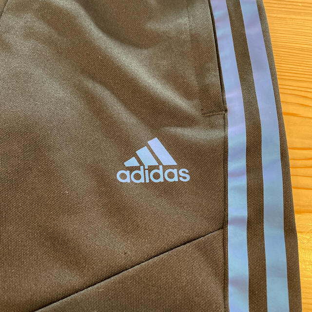 adidas(アディダス)のアディダス★パンツ★120 キッズ/ベビー/マタニティのキッズ服男の子用(90cm~)(パンツ/スパッツ)の商品写真