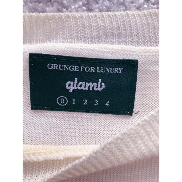 glamb(グラム)のGlamb グラム　薄ニット ホワイト　オーバーサイズ　ロゴプリント メンズのトップス(ニット/セーター)の商品写真