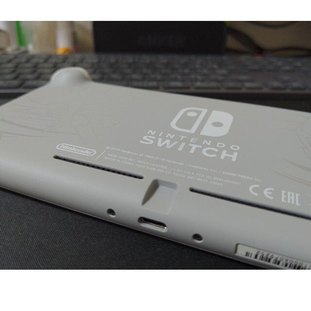 nintendo switch lite ポケモン 1