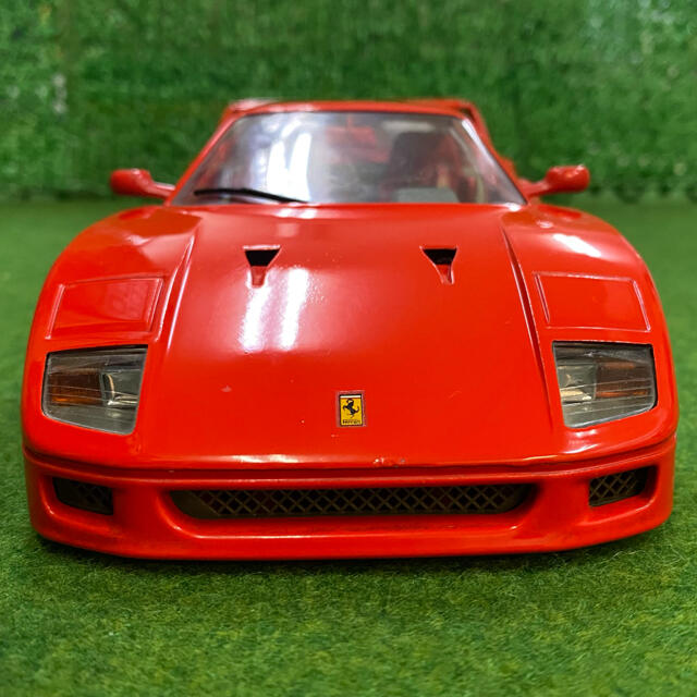 ★フェラーリF40 1/18 イタリア製ミニチュアカー、おまけ付き