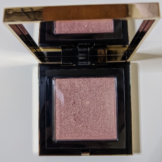 BOBBI BROWN - ボビイブラウン リュクス ギルディッド ハイライター フォイルドペタルの通販 by ふーこ's shop｜ボビイ