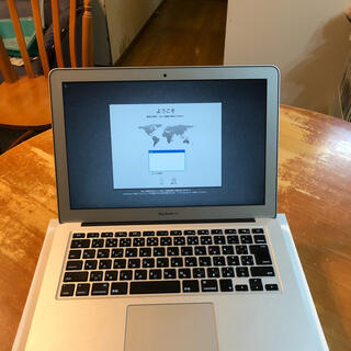 アップル(Apple)の美品！！おまけ付き！APPLE MacBook  AIR MD760J/A(ノートPC)