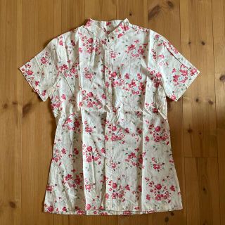 アーペーセー(A.P.C)のA.P.C. フランス製　花柄シャツ(シャツ/ブラウス(半袖/袖なし))