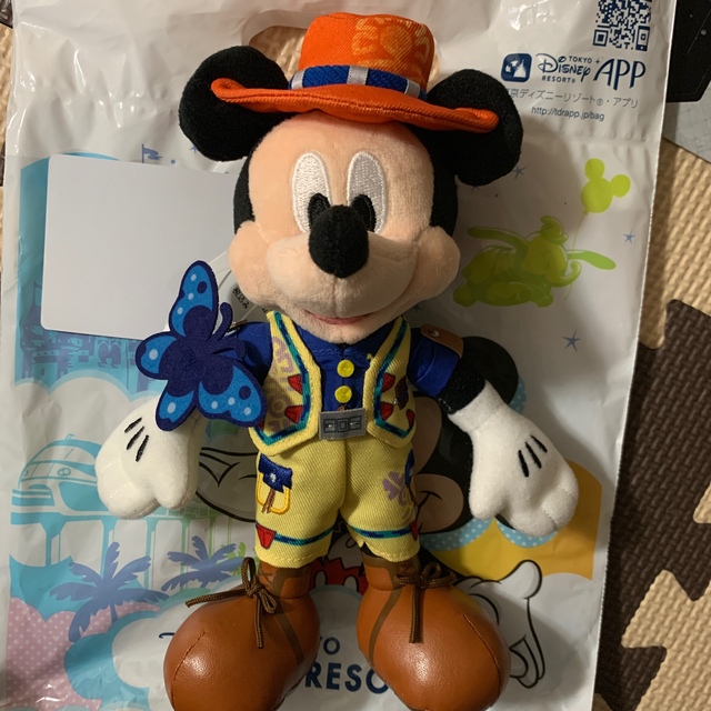 Disney(ディズニー)のディズニーシー　トレイルぬいば　ミッキー エンタメ/ホビーのおもちゃ/ぬいぐるみ(キャラクターグッズ)の商品写真