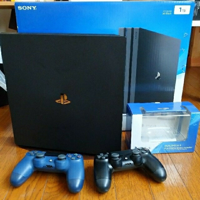 SONY PlayStation4 Pro 本体  CUH-7000BB01家庭用ゲーム機本体