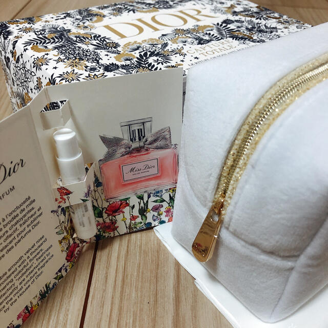 Dior(ディオール)のDior  ポーチ＋Miss Dior オードゥ パルファン サンプル レディースのファッション小物(ポーチ)の商品写真