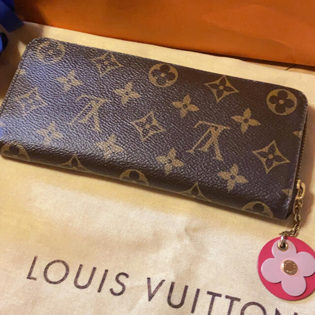 LOUIS VUITTON(ルイヴィトン)のLOUIS VUITTON ルイ･ヴィトン 長財布 ポルトフォイユ･クレマンス レディースのファッション小物(財布)の商品写真