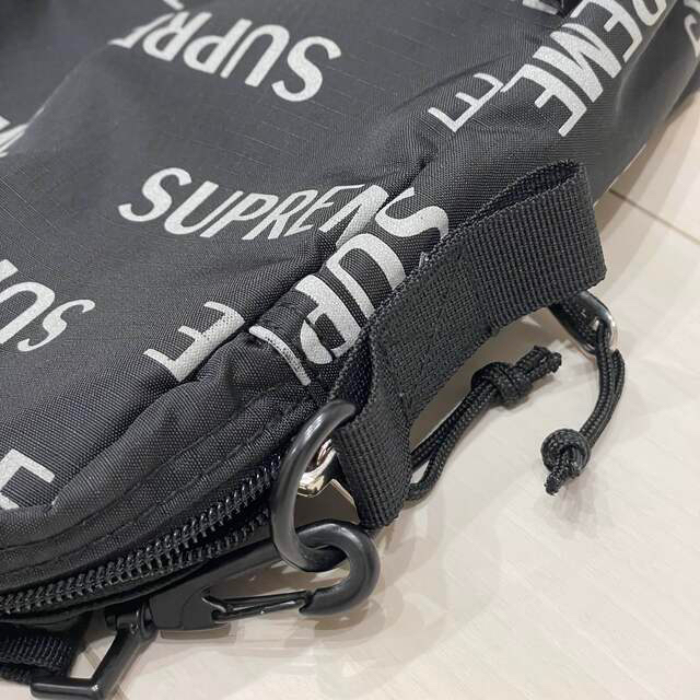 Supreme(シュプリーム)の値下　ショルダーバッグ メンズのバッグ(ショルダーバッグ)の商品写真