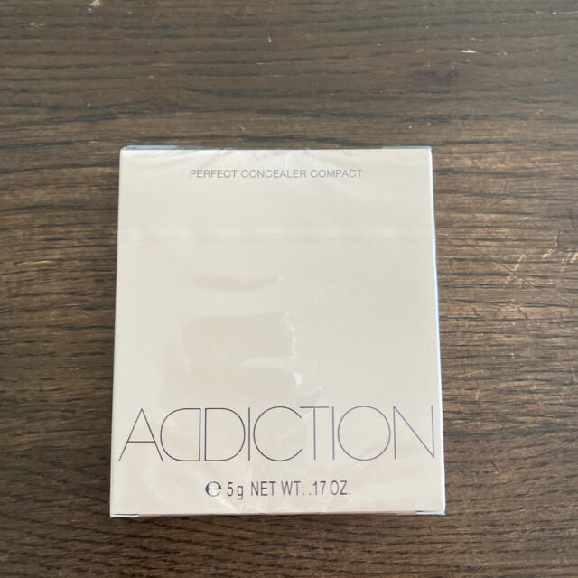 ADDICTION(アディクション)の未開封　アディクション　コンシーラーコンパクト コスメ/美容のベースメイク/化粧品(コンシーラー)の商品写真