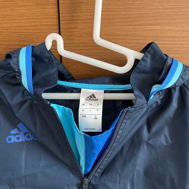 adidas(アディダス)の【再値下げ】アディダス　子供用　ウィンドブレーカー キッズ/ベビー/マタニティのキッズ服男の子用(90cm~)(ジャケット/上着)の商品写真