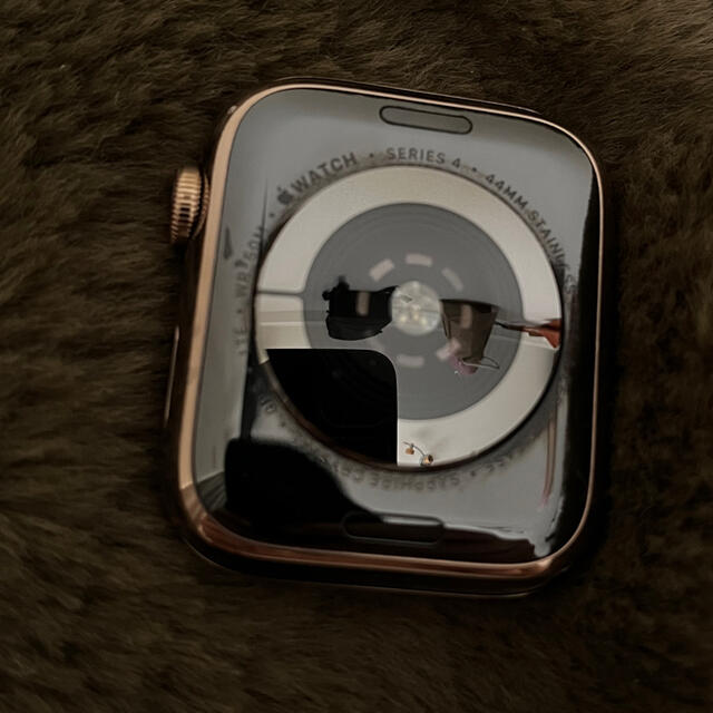 Apple Watch(アップルウォッチ)のApple Watch series4 44 ゴールド ステンレス 美品 本体 スマホ/家電/カメラのスマホ/家電/カメラ その他(その他)の商品写真