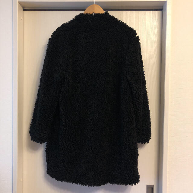 ZARA(ザラ)の【未使用】ZARA  ボアコート　ブラック　Mサイズ レディースのジャケット/アウター(ロングコート)の商品写真