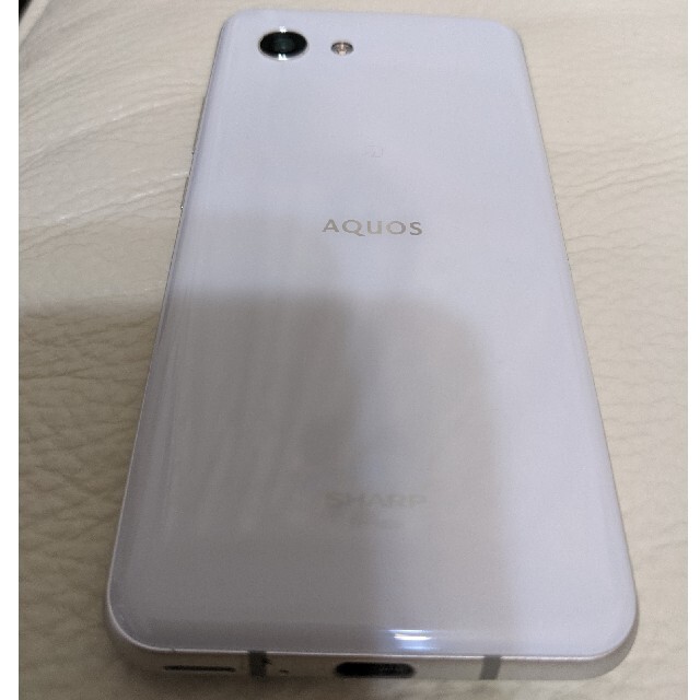 AQUOS(アクオス)のAQUOS R2 compact SH-M09 ホワイト SIMフリーモデル！ スマホ/家電/カメラのスマートフォン/携帯電話(スマートフォン本体)の商品写真