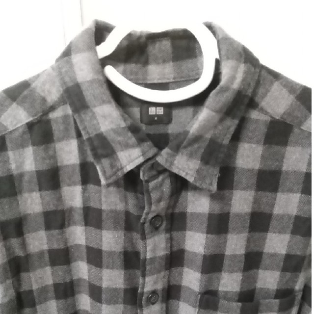 UNIQLO(ユニクロ)の女性にもオススメ☆UNIQLO ネルシャツ 黒×灰色チェック メンズのトップス(シャツ)の商品写真