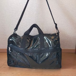 レスポートサック(LeSportsac)のLeSportsac ラージウィークエンダー 黒に細かいラメのエナメル素材 美品(ボストンバッグ)