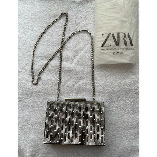 ZARA(ザラ)のZARA ショルダーバッグ　ビジュー　チェーン　結婚式 レディースのバッグ(ショルダーバッグ)の商品写真