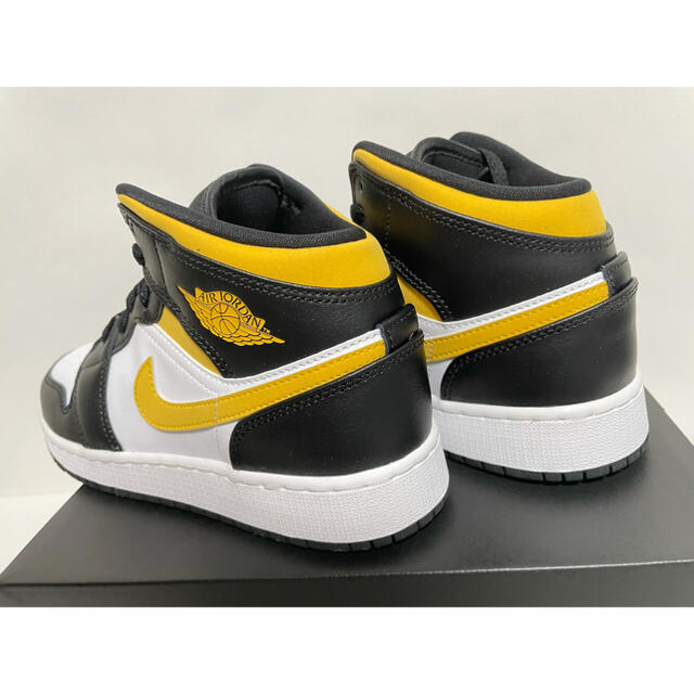 NIKE(ナイキ)の【新品】NIKE AIR JORDAN 1 MID GS エアジョーダン1 レディースの靴/シューズ(スニーカー)の商品写真