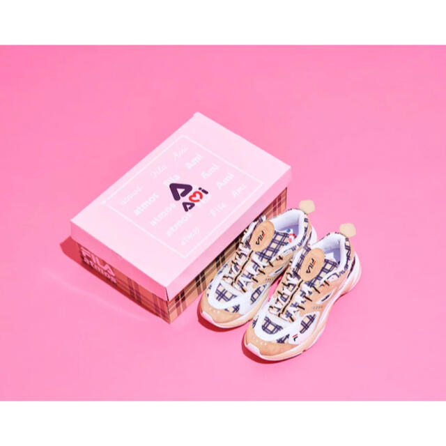 FILA(フィラ)のFILA フィラFILA×atmos pink×Dream Ami 限定コラボ  レディースの靴/シューズ(スニーカー)の商品写真