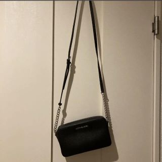 マイケルコース(Michael Kors)の値下げ中！！　マイケルコース　ショルダーバッグ　美品(ショルダーバッグ)