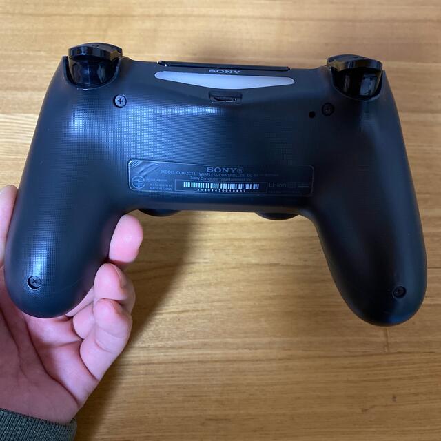 PlayStation4(プレイステーション4)のDualShock4 ブラック PS4 純正 コントローラー ジャンク エンタメ/ホビーのゲームソフト/ゲーム機本体(その他)の商品写真