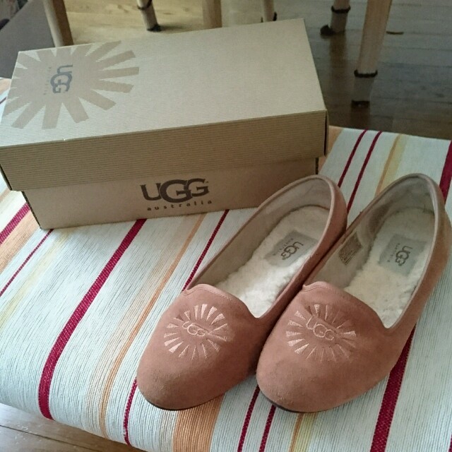 UGG(アグ)のUGGフラットパンプス レディースの靴/シューズ(ハイヒール/パンプス)の商品写真