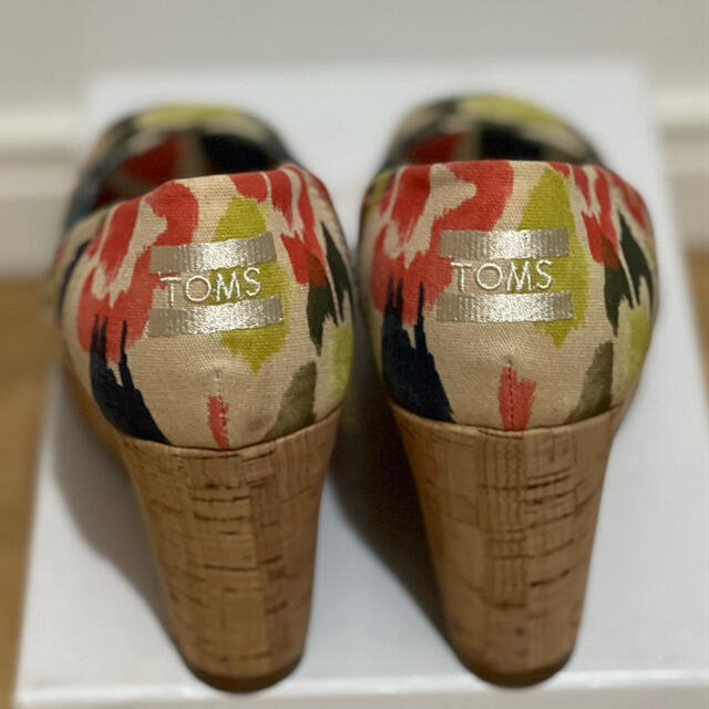 TOMS(トムズ)の【mariquit 様専用】TOMSウエッジソールサンダル レディースの靴/シューズ(サンダル)の商品写真