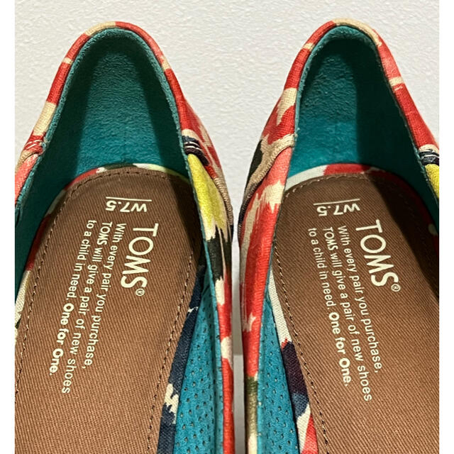 TOMS(トムズ)の【mariquit 様専用】TOMSウエッジソールサンダル レディースの靴/シューズ(サンダル)の商品写真