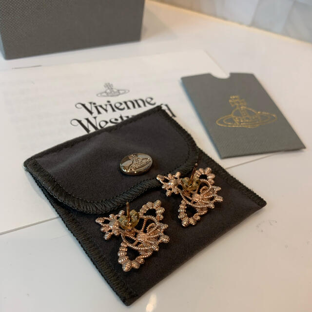 Vivienne Westwood(ヴィヴィアンウエストウッド)のvivienne westwood 美品　ピンクゴールド　ピアス レディースのアクセサリー(ピアス)の商品写真