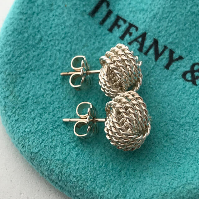 Tiffany サマセット ツイストノット ピアス