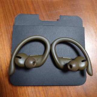 ビーツバイドクタードレ(Beats by Dr Dre)のBeats POWERBeats pro (モスグリーン)(ヘッドフォン/イヤフォン)