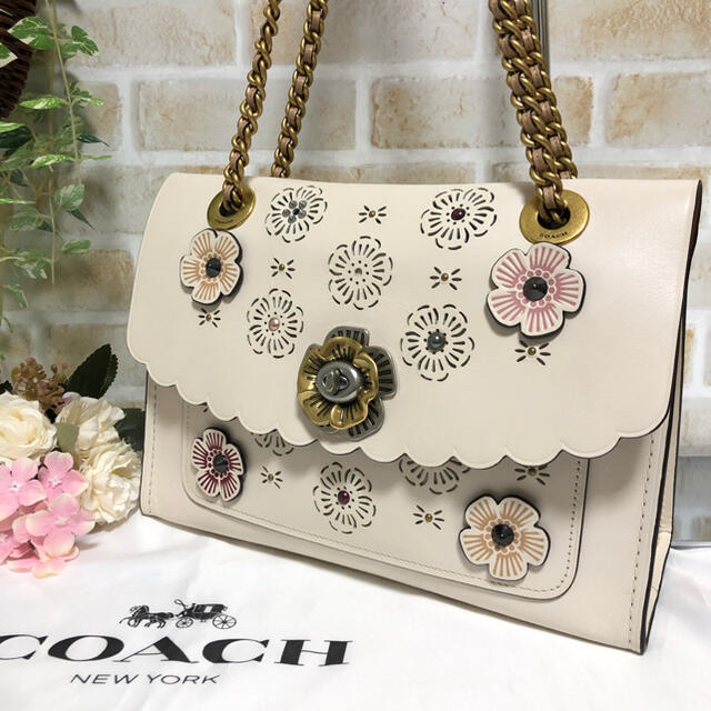 COACH - [美品✨]コーチ ティーローズ ターンロック チェーン ベージュ