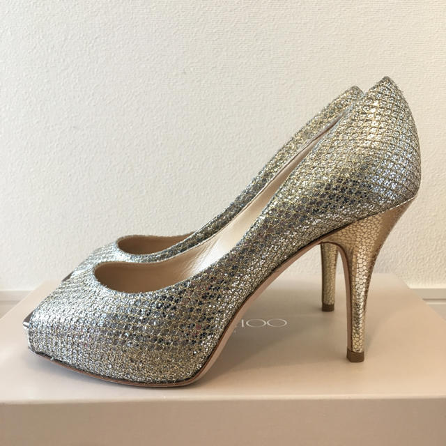 JIMMY CHOO(ジミーチュウ)のJIMMY CHOO グリッターパンプス 美品💗 レディースの靴/シューズ(ハイヒール/パンプス)の商品写真