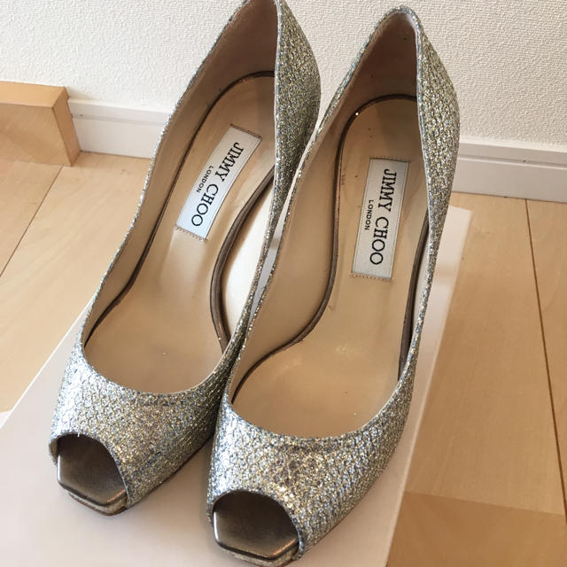 JIMMY CHOO(ジミーチュウ)のJIMMY CHOO グリッターパンプス 美品💗 レディースの靴/シューズ(ハイヒール/パンプス)の商品写真