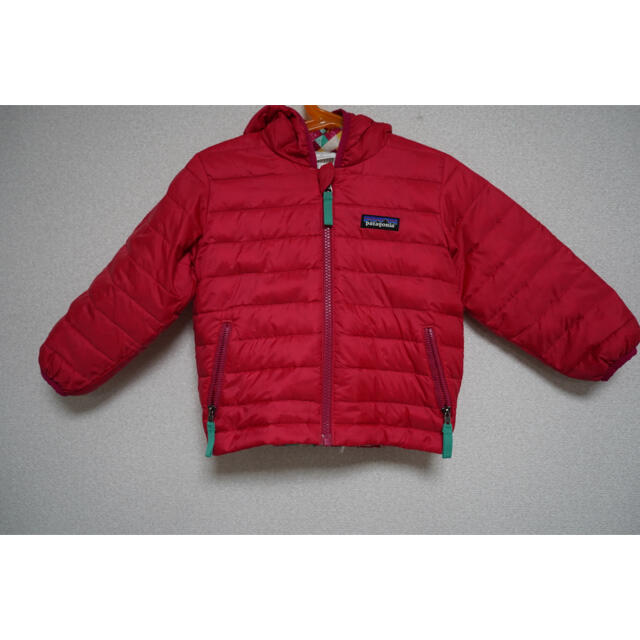 patagonia(パタゴニア)のパタゴニア　ダウン　ショッキングピンク　２Ｔ キッズ/ベビー/マタニティのキッズ服女の子用(90cm~)(ジャケット/上着)の商品写真