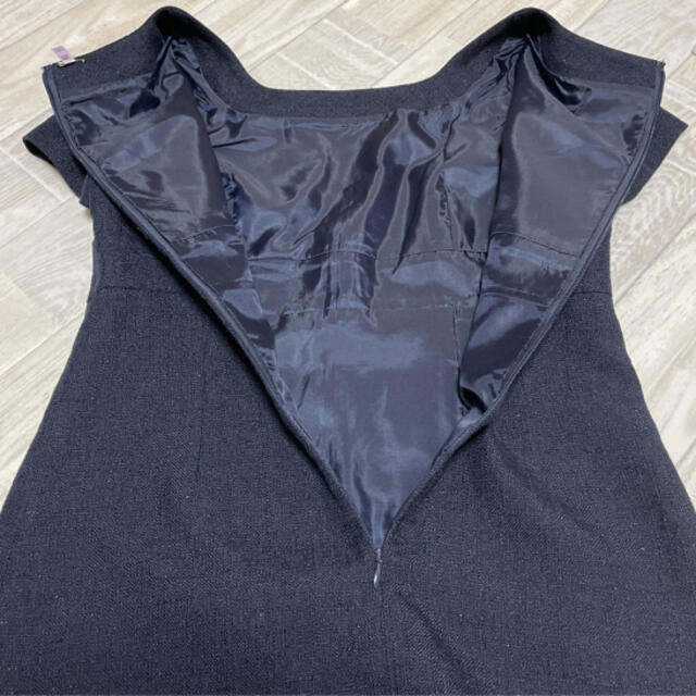 MICHEL KLEIN(ミッシェルクラン)のミッシェルクラン　ノーカラーセットアップ　綺麗系　上品で控えめラメ入り濃紺　美品 レディースのフォーマル/ドレス(スーツ)の商品写真