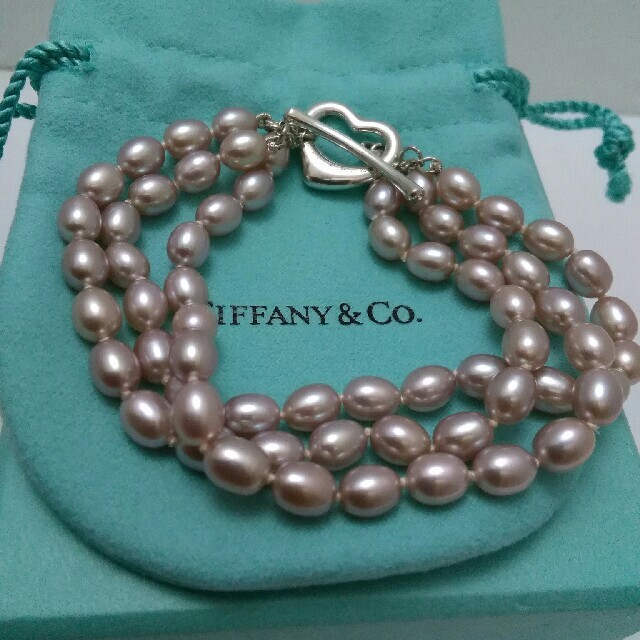 人気No.1 Tiffany & Co. - ティファニーブレスレット　3連ピンクパール ブレスレット+バングル