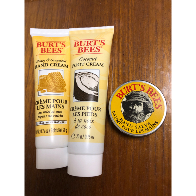 BURT'S BEES(バーツビーズ)のBURT'S BEESのフットクリームとハンドクリーム2種 コスメ/美容のボディケア(ハンドクリーム)の商品写真