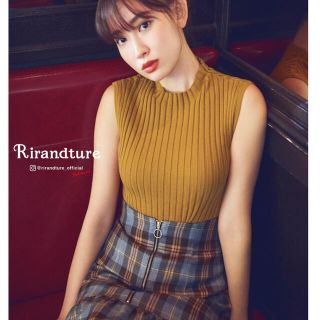 リランドチュール(Rirandture)のRirandture♡ビジューガーデアンサンブル♡カラシ　　新品　未使用(アンサンブル)