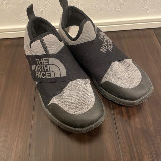 ザノースフェイス(THE NORTH FACE)の美品　ノースフェイス　スニーカー　スリッポン　ブラック　24cm(スニーカー)