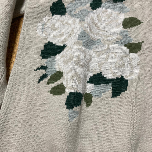 Ameri VINTAGE(アメリヴィンテージ)の【要コメント】CLANE W BOUQUET V-NECK KNIT レディースのトップス(ニット/セーター)の商品写真