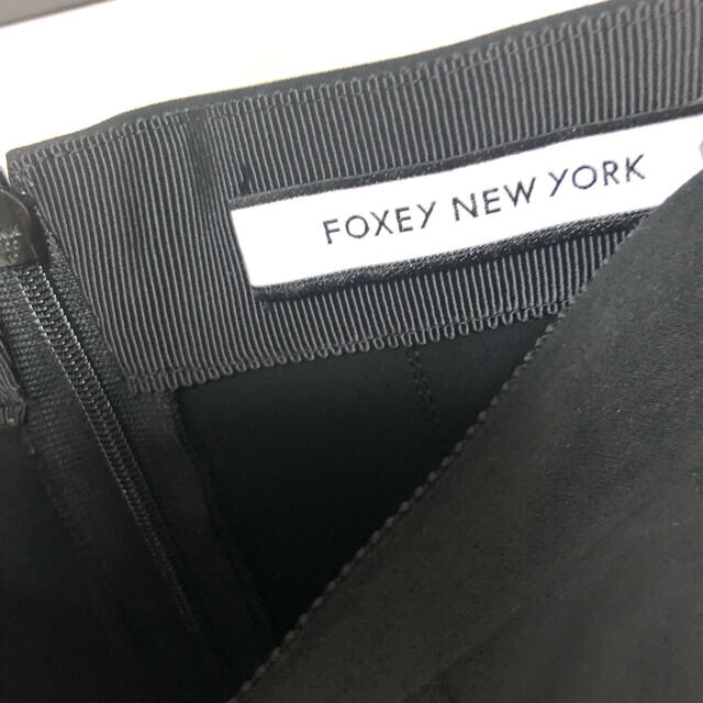 FOXEY(フォクシー)のfoxey 38 ブラック　プリーツスカート　スカート レディースのスカート(ひざ丈スカート)の商品写真