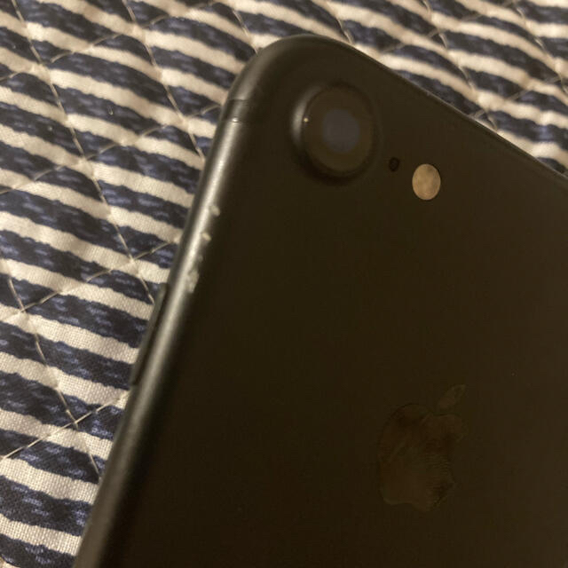 Apple(アップル)のiPhone7(32G)ブラック スマホ/家電/カメラのスマートフォン/携帯電話(スマートフォン本体)の商品写真